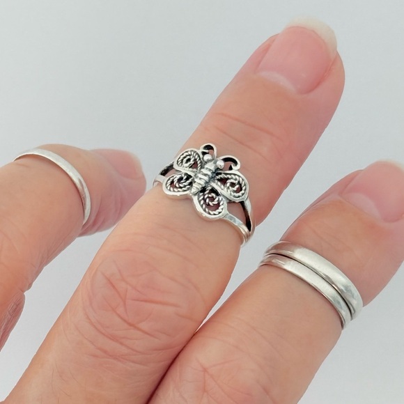 Sterling Silver Butterfly Toe Ring, Bug Rings, Insect Bugs, Butterflies, Wings - Picture 6 of 14